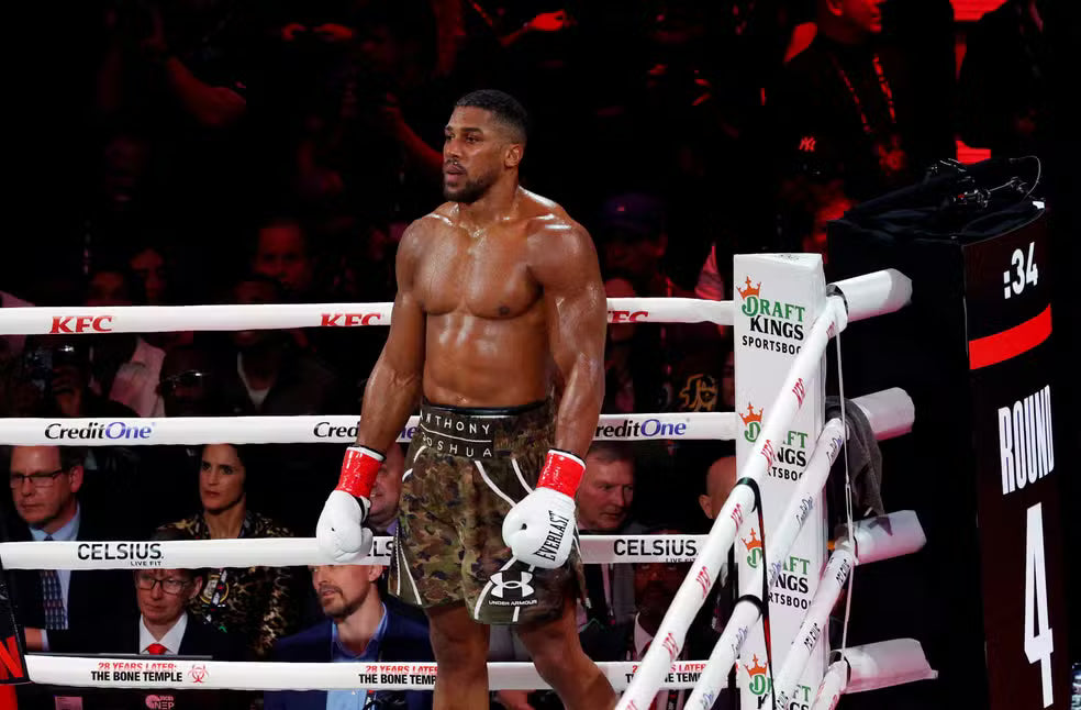 Tragic Anthony Joshua Car Accident in Nigeria — What Happened, Who Was Affected & What the Boxing World Is Saying